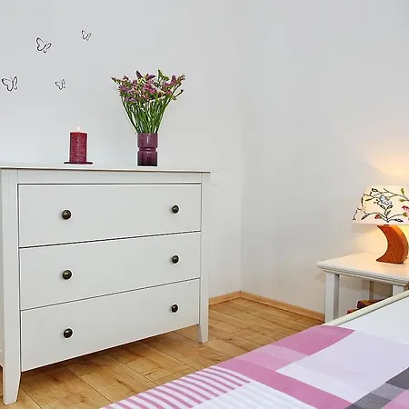 Knezak Apartamento *